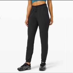 Lululemon ready to rulu clinch jogger